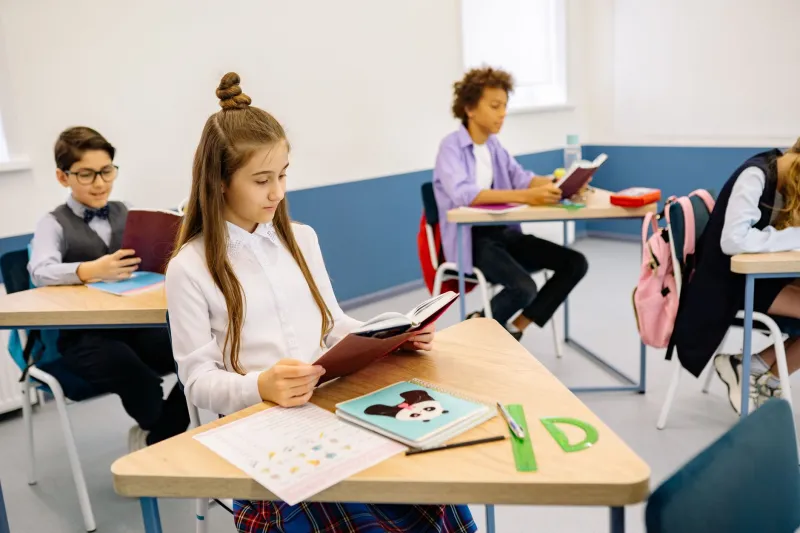 Focused in a Fragmented World: Helping Primary-Age Children Manage Information Overload